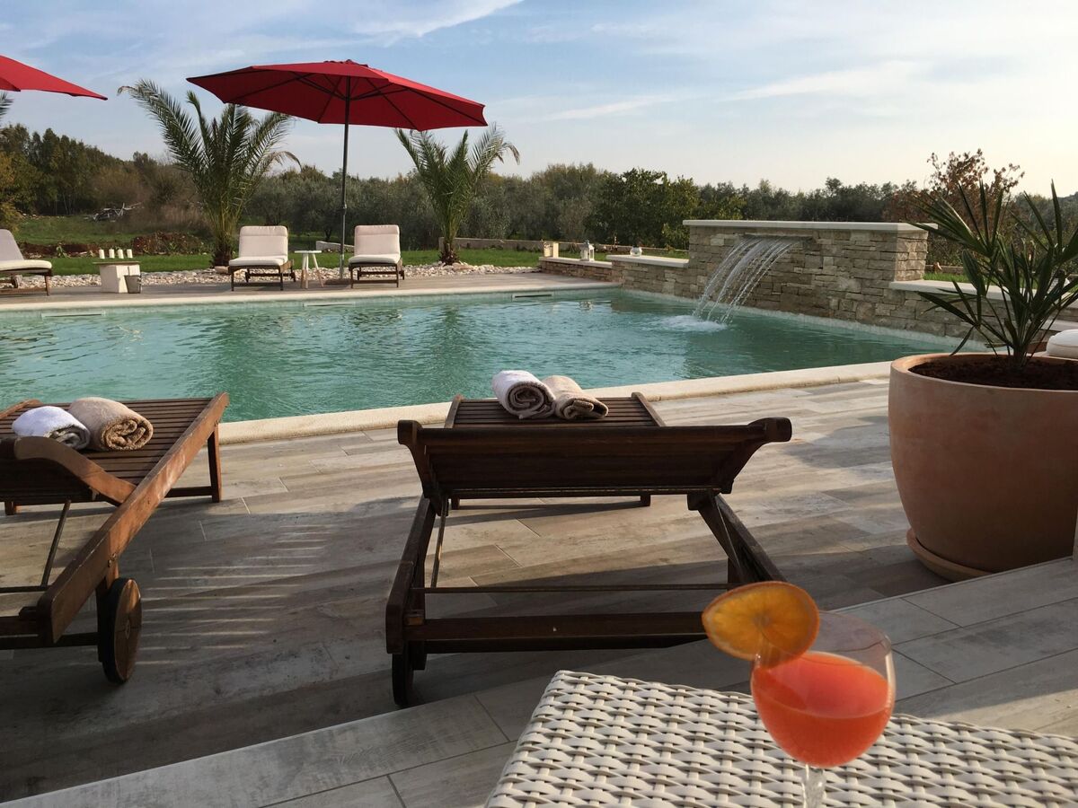 Villa avec piscine d'eau salée, sauna et jacuzzi à Vodnjan - Photo 30