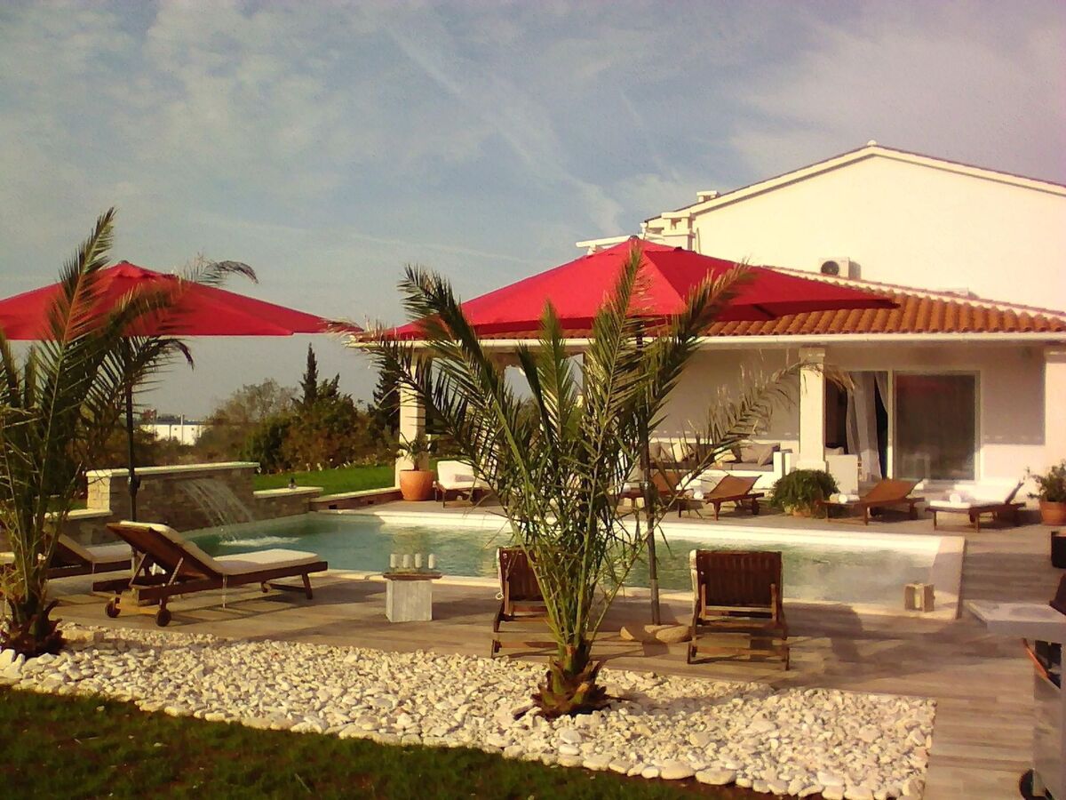 Villa avec piscine d'eau salée, sauna et jacuzzi à Vodnjan - Photo 37