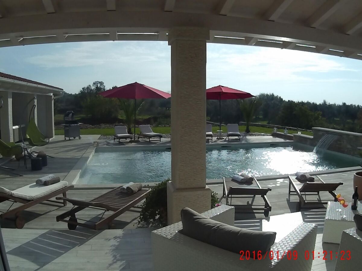 Villa avec piscine d'eau salée, sauna et jacuzzi à Vodnjan - Photo 38