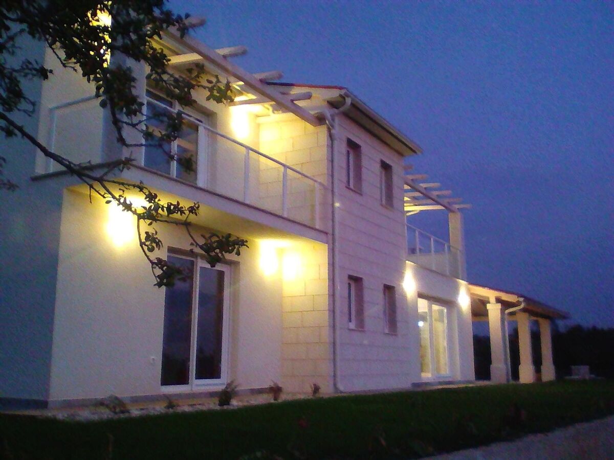Villa avec piscine d'eau salée, sauna et jacuzzi à Vodnjan - Photo 41