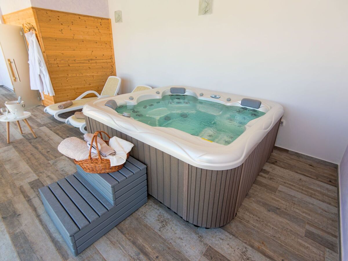 Villa avec piscine d'eau salée, sauna et jacuzzi à Vodnjan - Photo 48