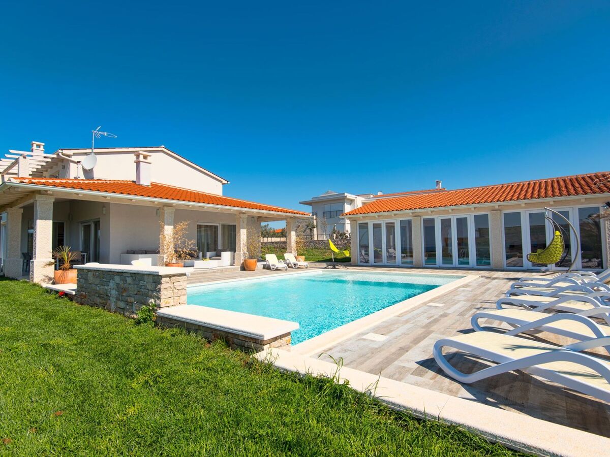 Villa avec piscine d'eau salée, sauna et jacuzzi à Vodnjan - Photo 49