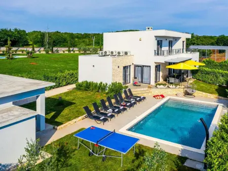 Villa Lana – 5 chambres, piscine 40m², sauna à Vodnjan