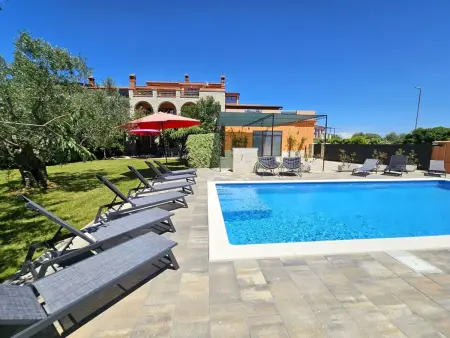 Villa 9 chambres avec piscine 50 m² à Pula : photo 2