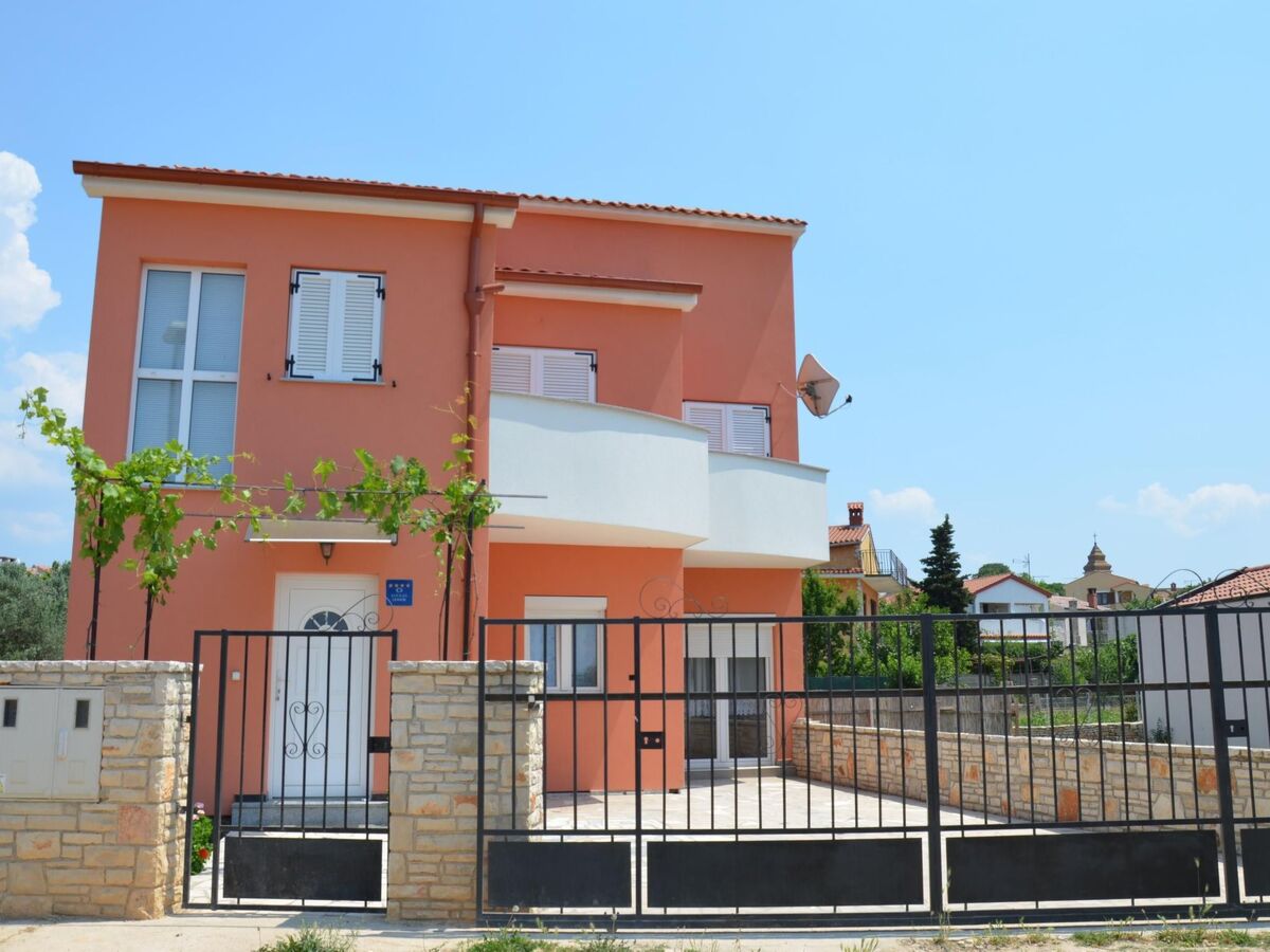 Maison 3 chambres avec piscine chauffée à Fažana - Photo 1
