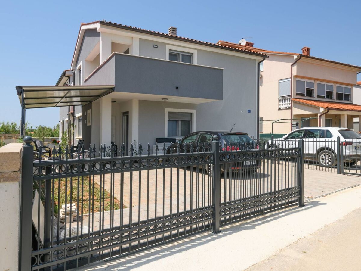 Gracijela, maison 8 pers. à Fažana avec jardin - Photo 2