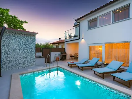 Villa Filip - Maison 5 pers., piscine chauffée à Galižana