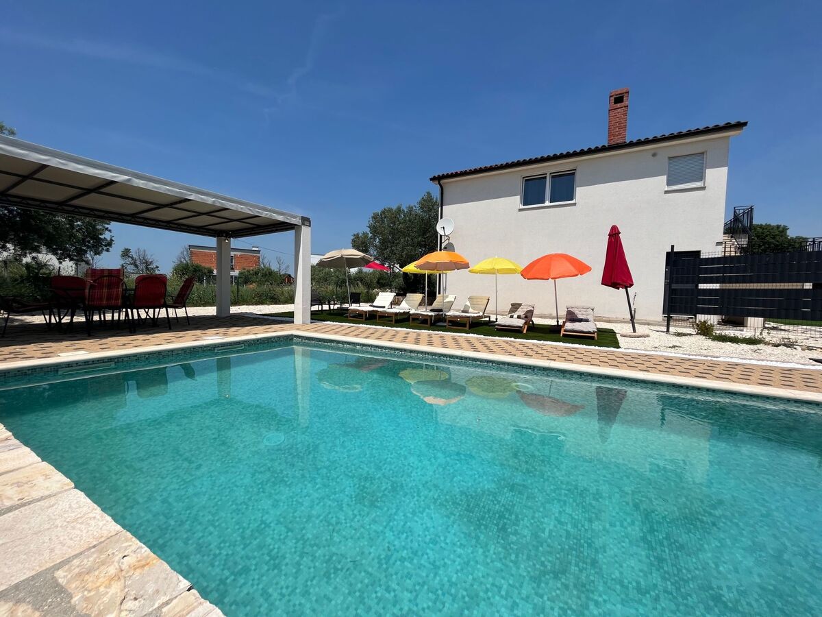 Maison 6 pers. avec piscine chauffée à Galižana - Photo 6