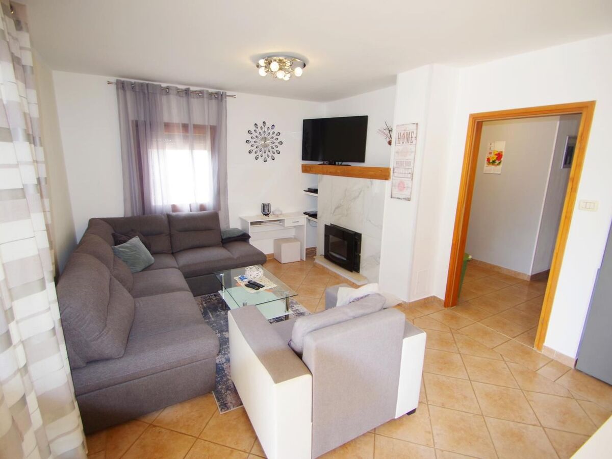 Maison Nena : piscine privée et jardin 800m² à Pula - Photo 14