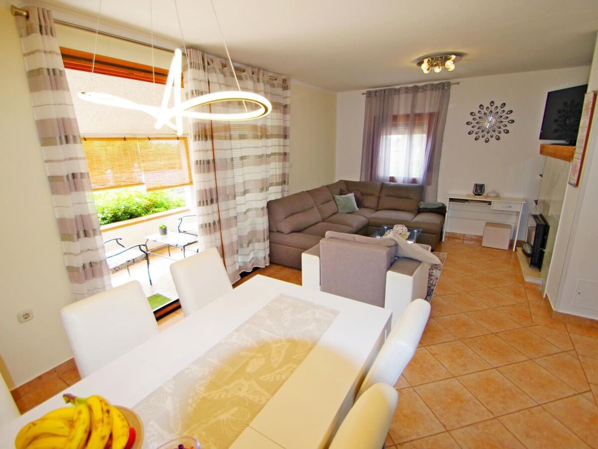 Maison Nena : piscine privée et jardin 800m² à Pula - Photo 18