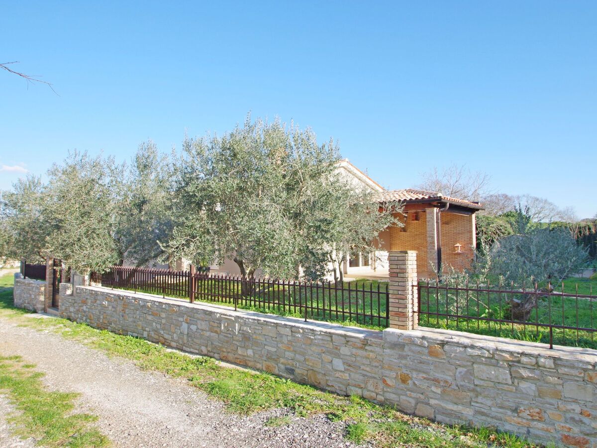 Maison Matteo, 2 chambres avec jardin à Pula - Photo 2