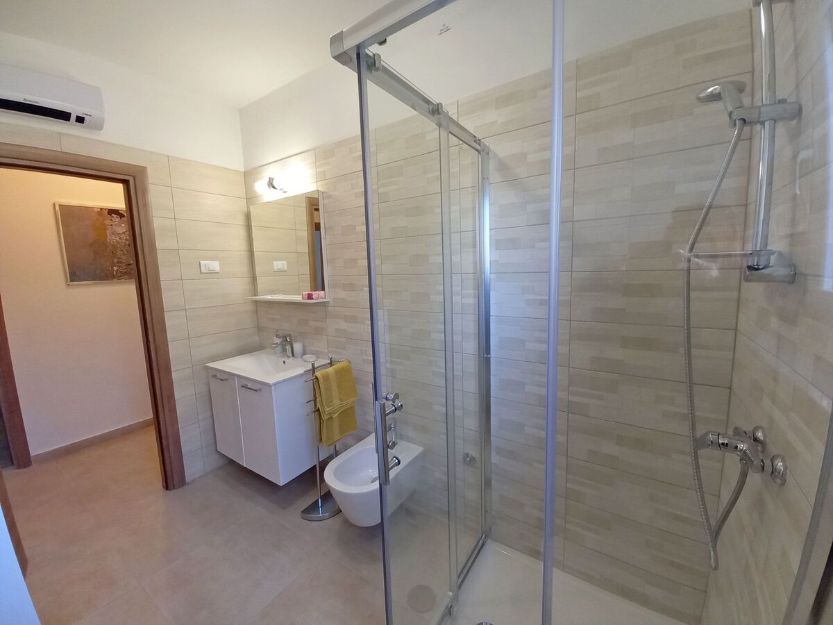 Maison Matteo, 2 chambres avec jardin à Pula - Photo 10