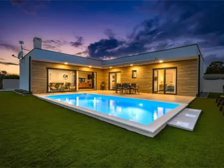 Villa Aura : maison neuve avec piscine privée à Pula, Istrie : photo 2