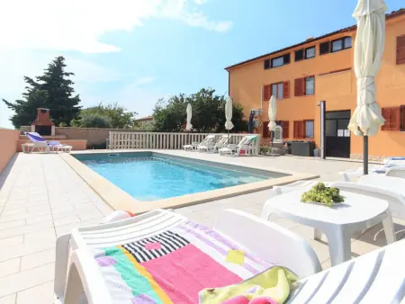 Maison 13 chambres avec piscine chauffée à Vinkuran : photo 8