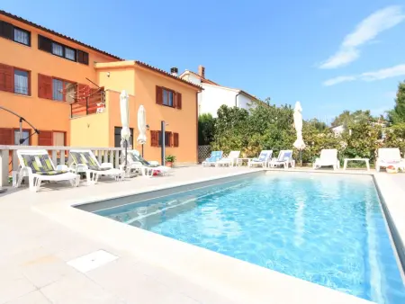 Maison 13 chambres avec piscine chauffée à Vinkuran : photo 9