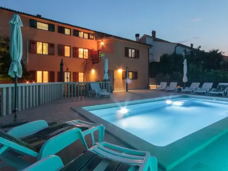 Maison 13 chambres avec piscine chauffée à Vinkuran : photo 12