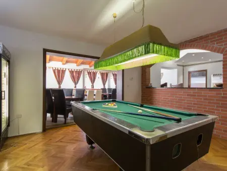 Maison 13 chambres avec piscine chauffée à Vinkuran : photo 20