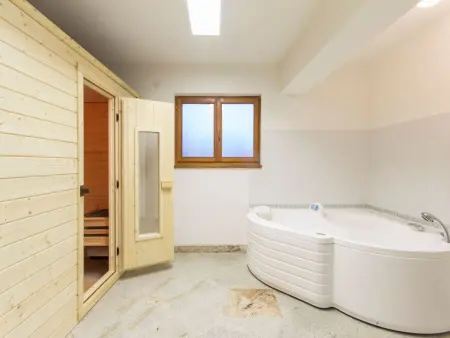 Maison 13 chambres avec piscine chauffée à Vinkuran : photo 25