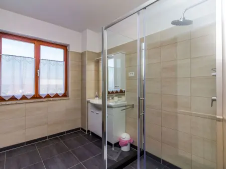 Maison 13 chambres avec piscine chauffée à Vinkuran : photo 40
