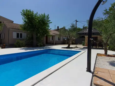Maison AQUA avec piscine privée à Pula : photo 4