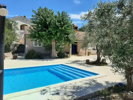 Maison AQUA avec piscine privée à Pula : photo 7
