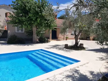 Maison AQUA avec piscine privée à Pula : photo 8