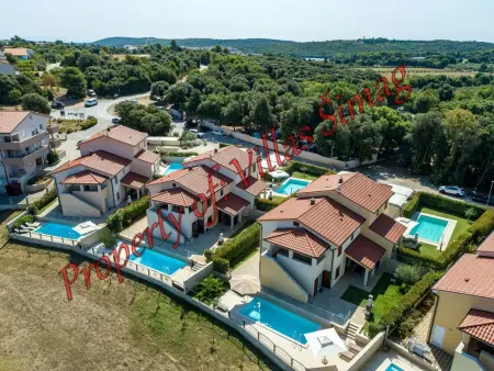 Villa 4 chambres avec piscine privée à Banjole : photo 33