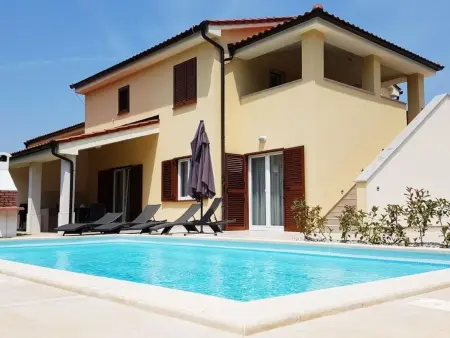 Villa 4 chambres avec piscine privée à Banjole : photo 27