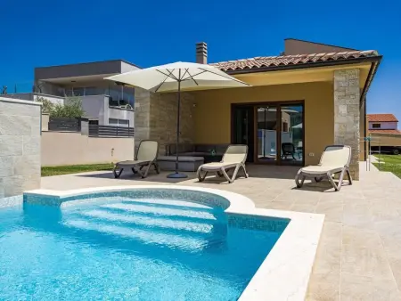 Villa Markulin, 3 chambres avec piscine privée à Šišan : photo 2