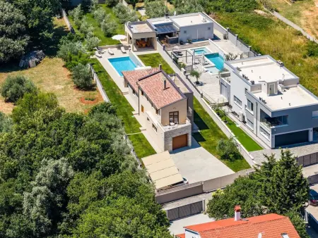 Villa Markulin, 3 chambres avec piscine privée à Šišan : photo 6