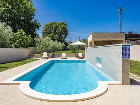 Villa Markulin, 3 chambres avec piscine privée à Šišan : photo 9