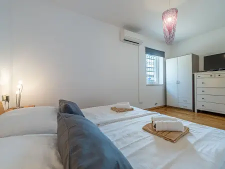 Villa Suzanne, 16 personnes, piscine 80 m² à Banjole : photo 15