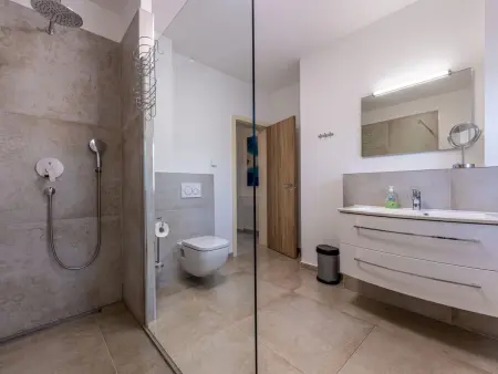 Villa Suzanne, 16 personnes, piscine 80 m² à Banjole : photo 28