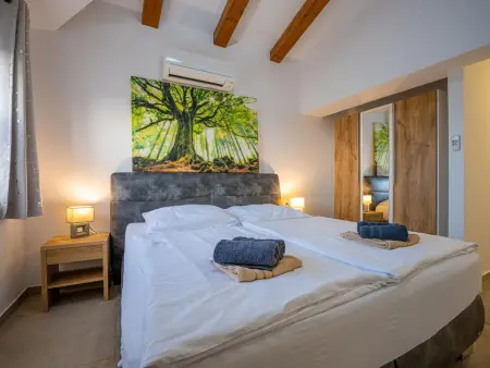 Villa Suzanne, 16 personnes, piscine 80 m² à Banjole : photo 32