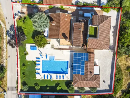 Villa Suzanne, 16 personnes, piscine 80 m² à Banjole : photo 41
