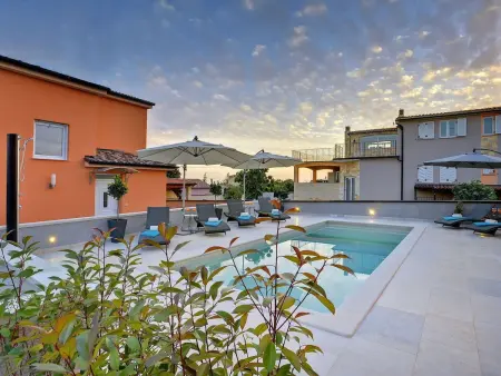 Maison Vedrana avec piscine chauffée à Jadreški : photo 6
