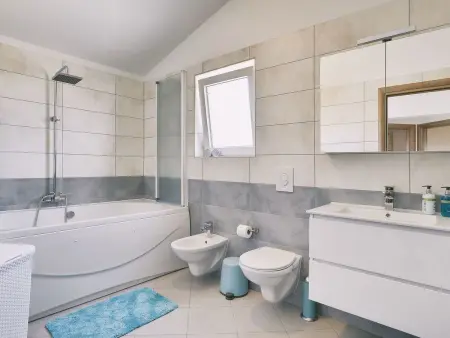 Maison Vedrana avec piscine chauffée à Jadreški : photo 13
