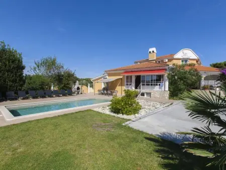 Location maison à Pula Banjole, Villa Vedorna großes Wellness-Haus in Strandnähe, Pomer