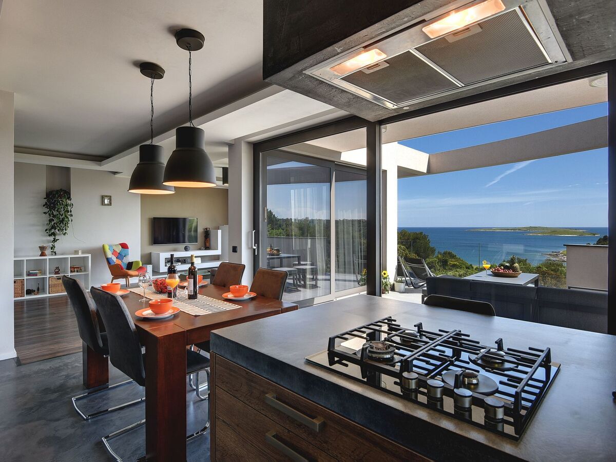 Villa Sunrise : 9 chambres, piscine et vue mer à Premantura - Photo 1