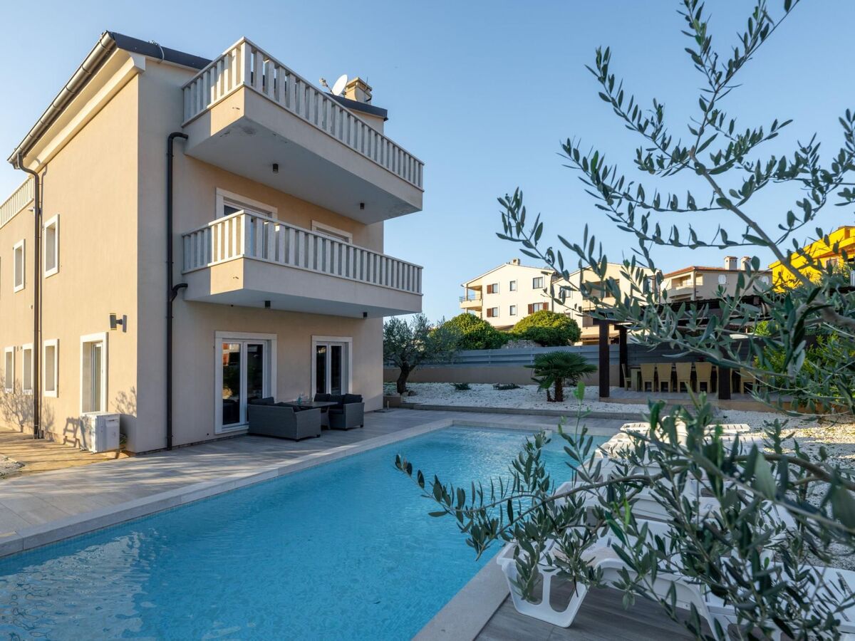 Villa Bellavista, 8 chambres avec piscine chauffée à Pula - Photo 3