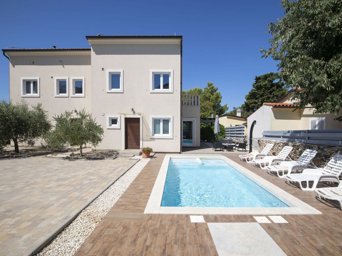 Villa 6 chambres avec piscine chauffée à Premantura - Photo 2