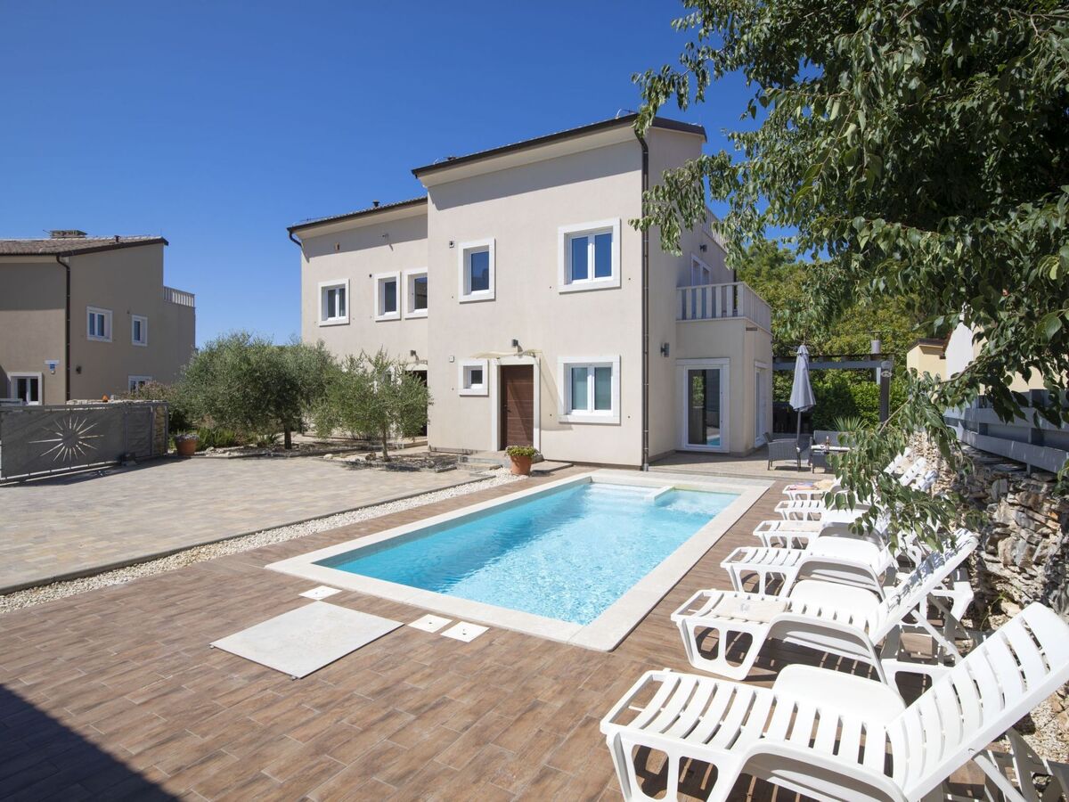 Villa 6 chambres avec piscine chauffée à Premantura - Photo 3