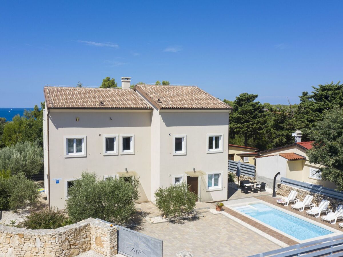 Villa 6 chambres avec piscine chauffée à Premantura - Photo 12