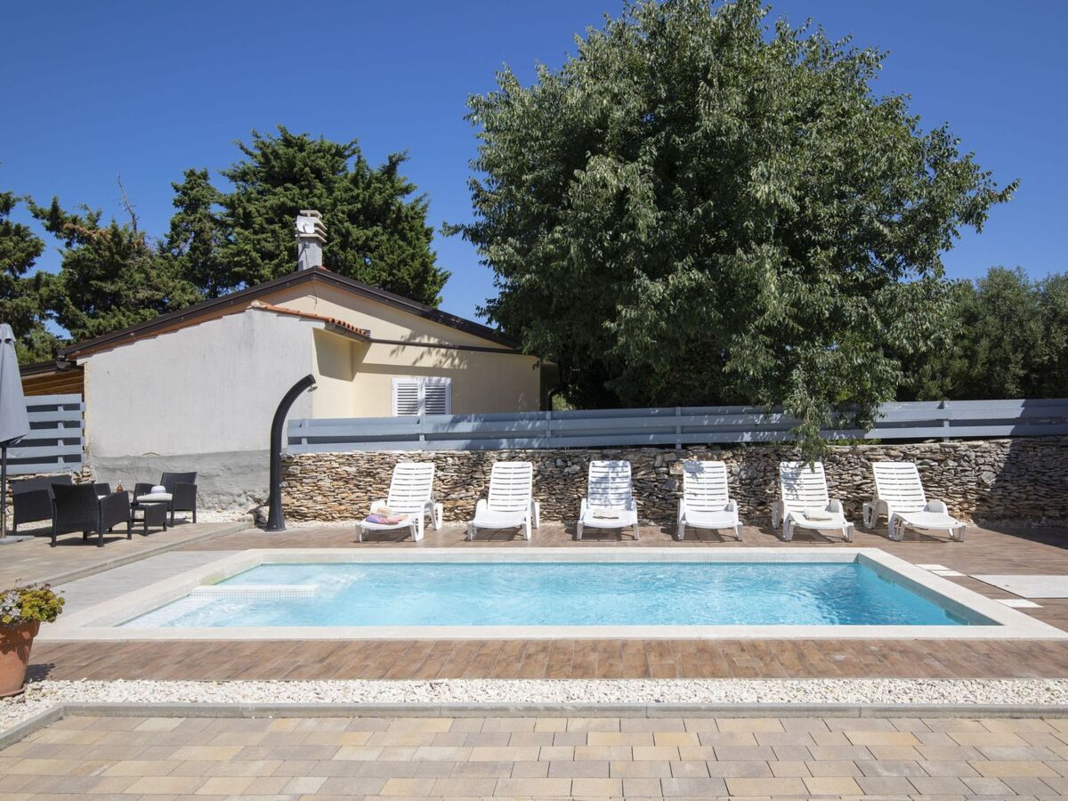 Villa 6 chambres avec piscine chauffée à Premantura - Photo 13
