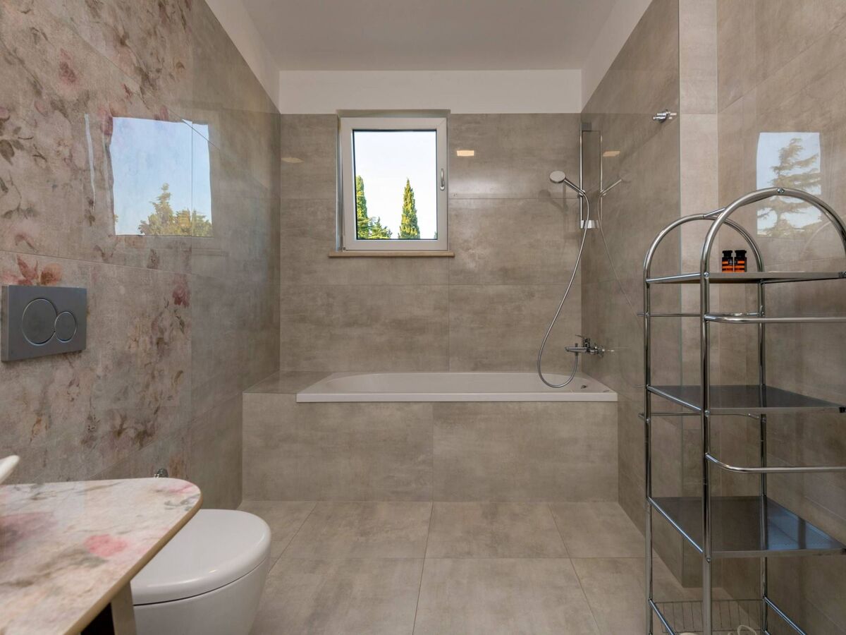 Villa K Premantura : piscine chauffée et vue mer - Photo 35