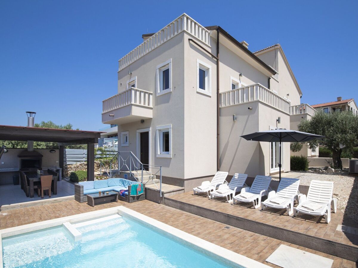 Villa Castagna à Premantura : 6 chambres, pool et sauna - Photo 2