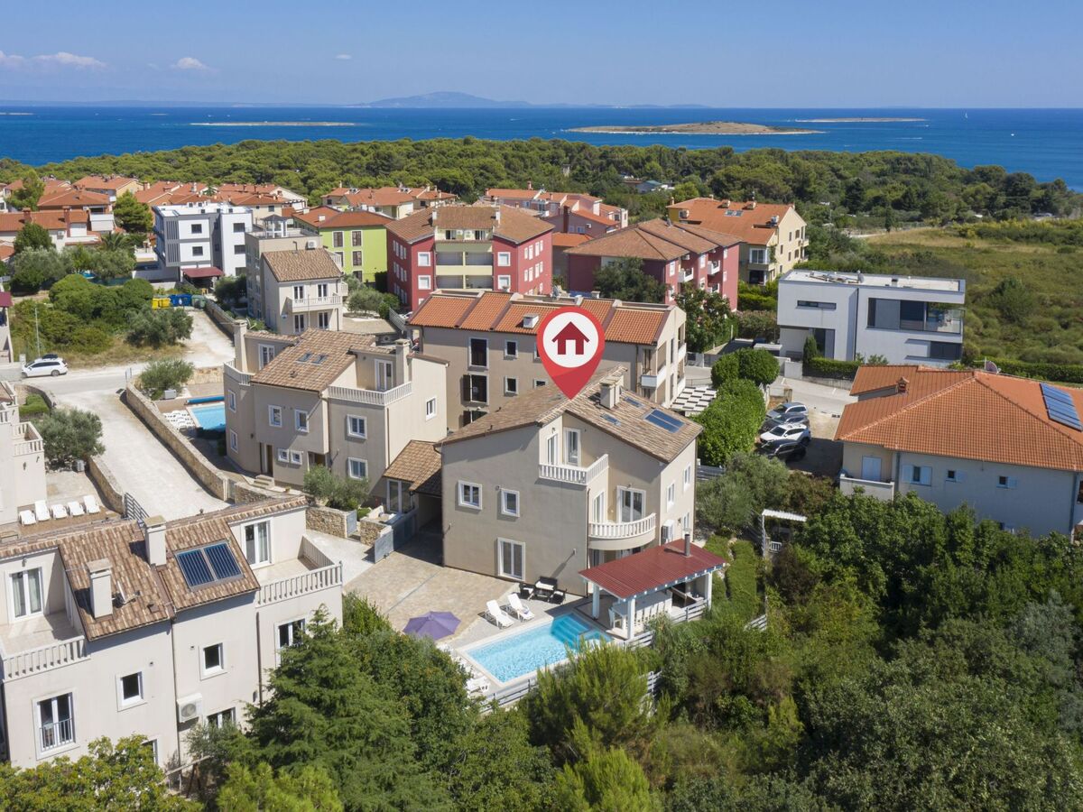 Villa Bianca : 8 chambres, piscine chauffée et sauna à Premantura - Photo 7