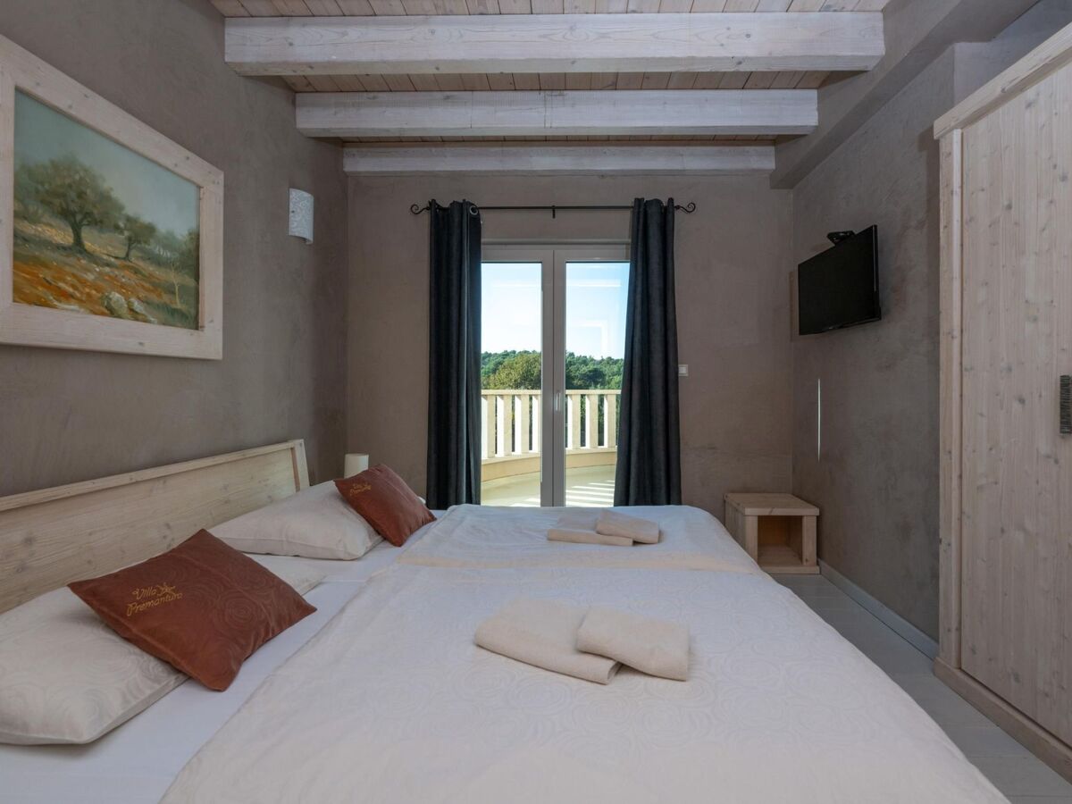 Villa Bianca : 8 chambres, piscine chauffée et sauna à Premantura - Photo 12