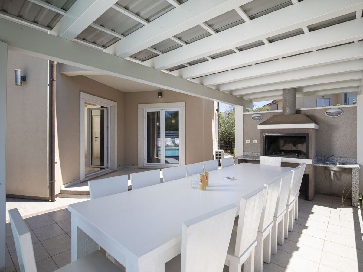 Villa Bianca : 8 chambres, piscine chauffée et sauna à Premantura - Photo 21
