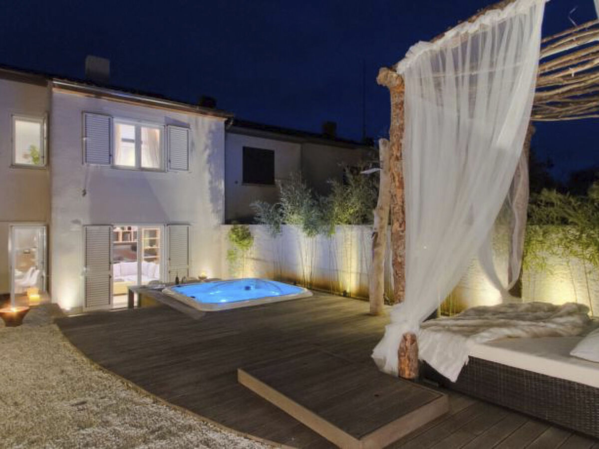 Maison Premantura avec terrasse, bar et jacuzzi - Photo 32